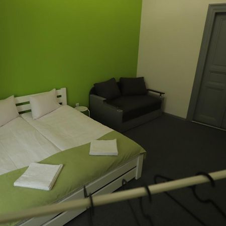 Family Hostel Lviv Ngoại thất bức ảnh