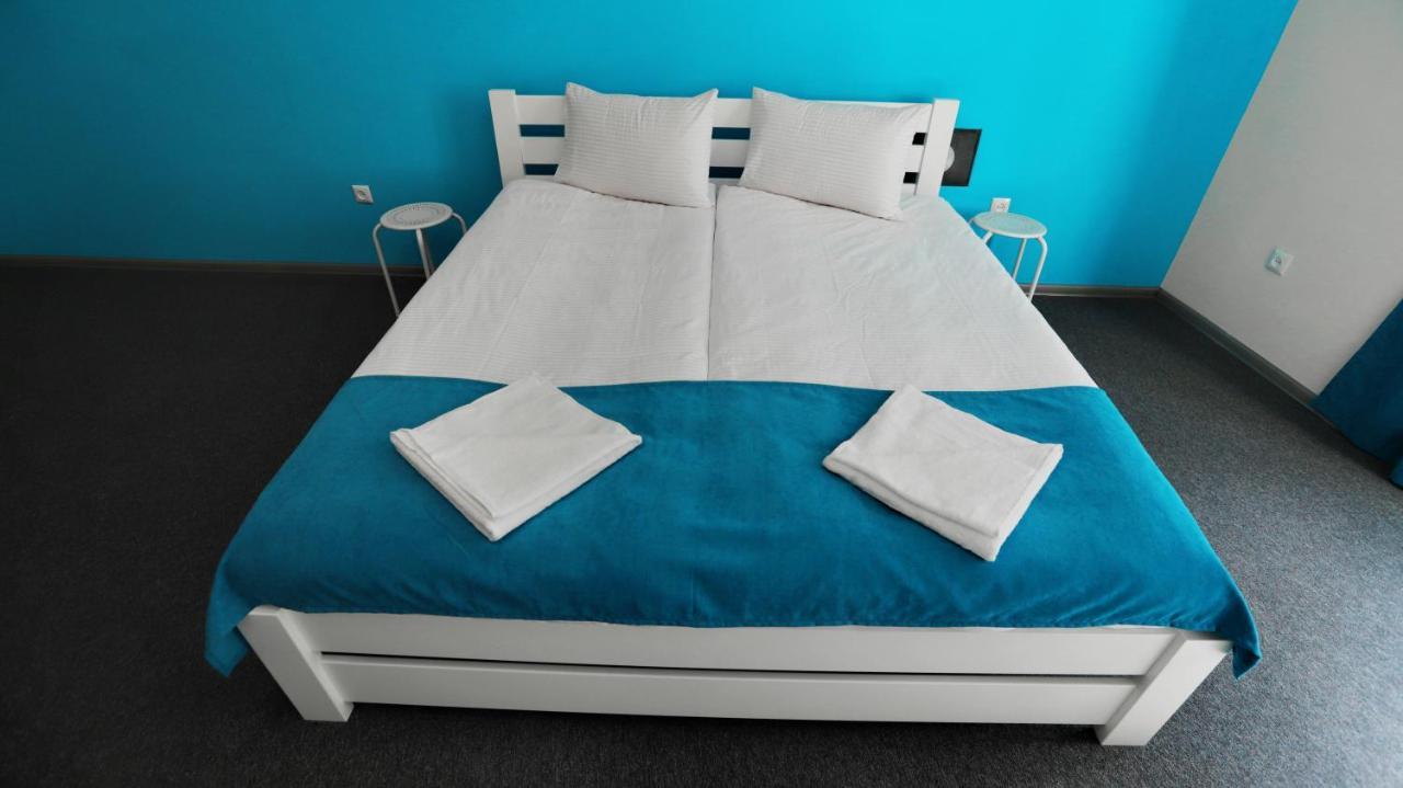 Family Hostel Lviv Ngoại thất bức ảnh