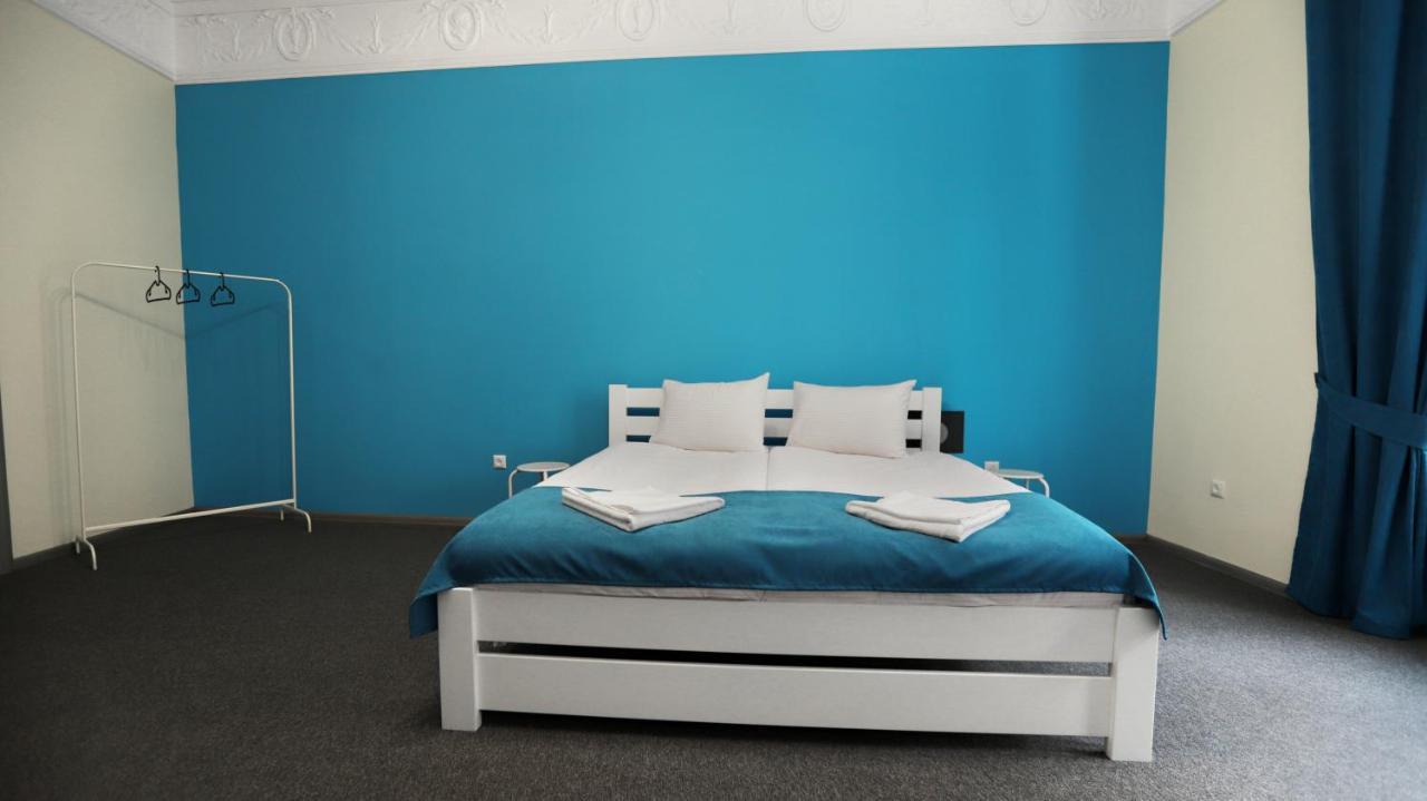 Family Hostel Lviv Ngoại thất bức ảnh
