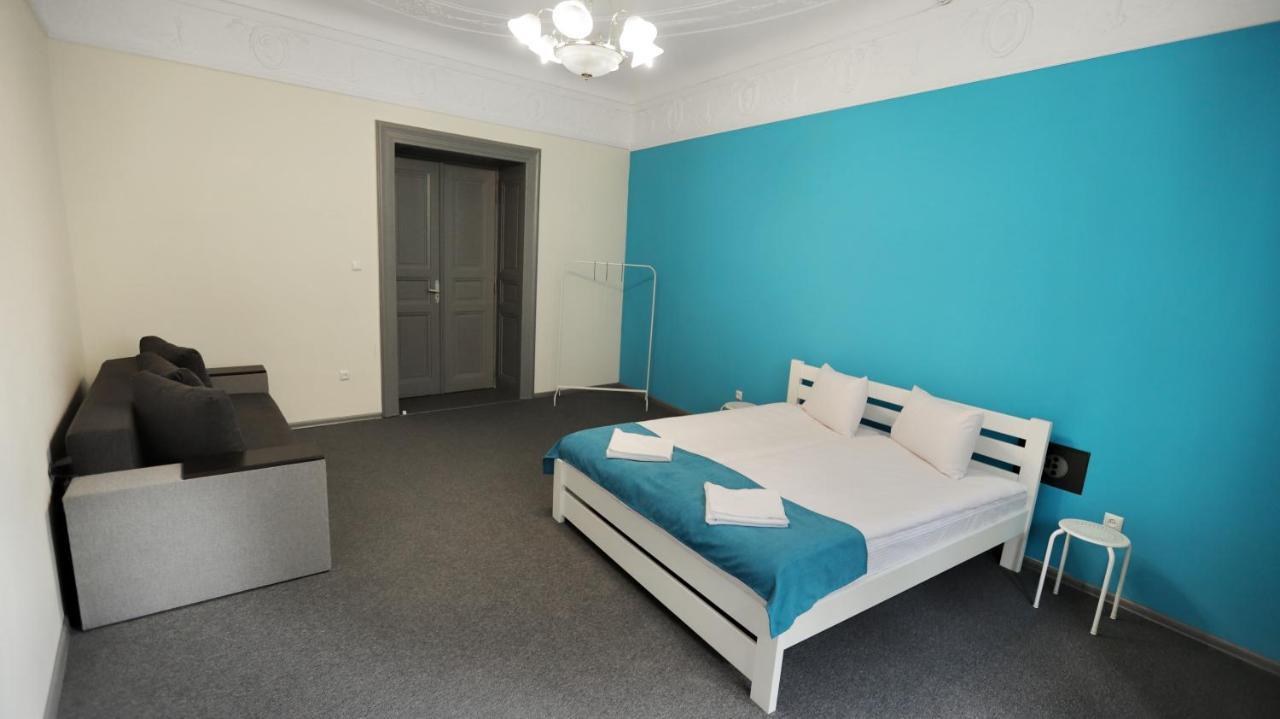 Family Hostel Lviv Ngoại thất bức ảnh