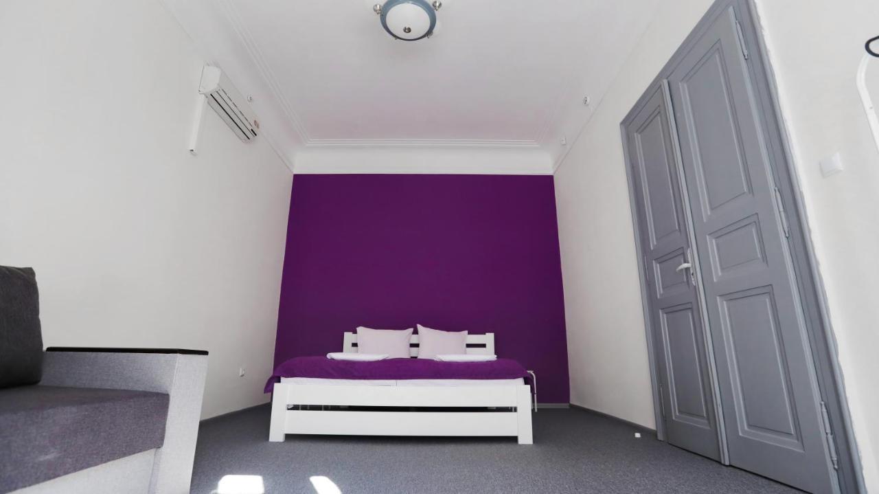 Family Hostel Lviv Ngoại thất bức ảnh