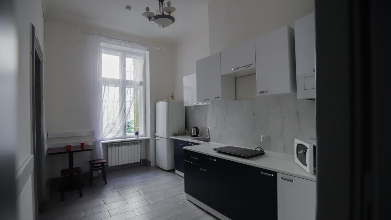 Family Hostel Lviv Ngoại thất bức ảnh