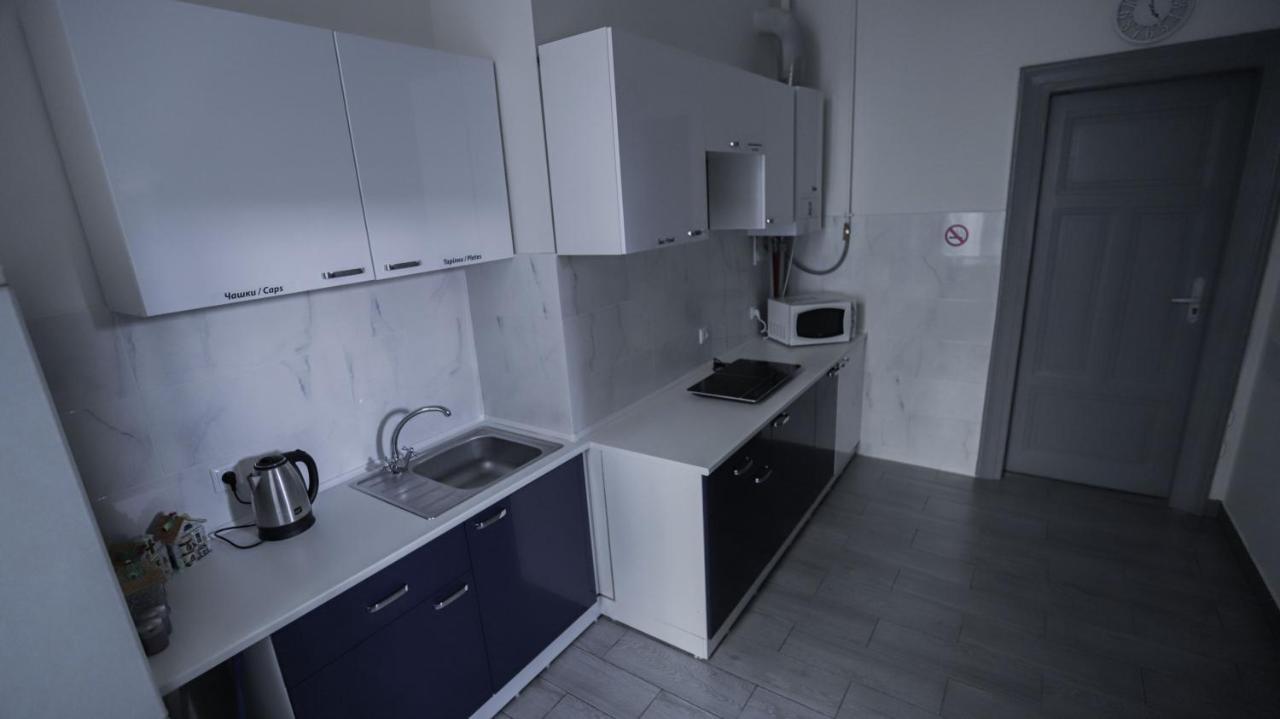 Family Hostel Lviv Ngoại thất bức ảnh