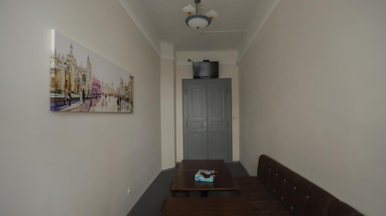 Family Hostel Lviv Ngoại thất bức ảnh