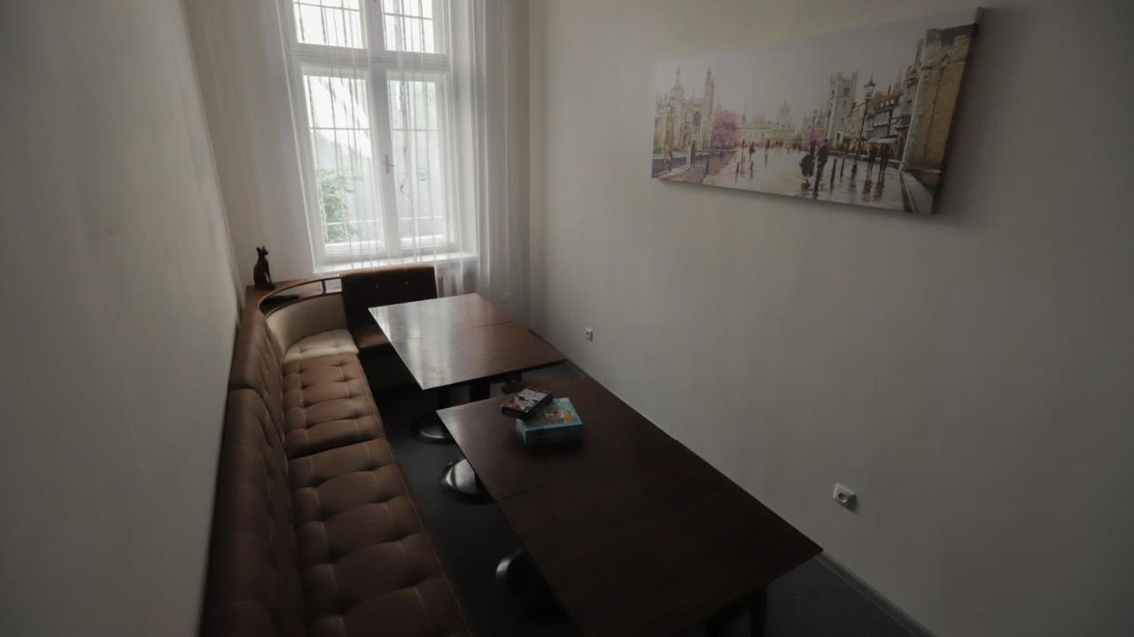 Family Hostel Lviv Ngoại thất bức ảnh